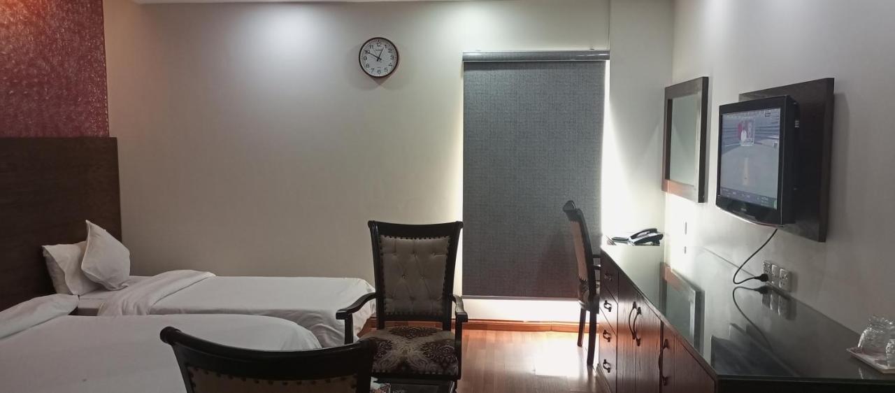 Hira Guest House Karachi Exterior foto